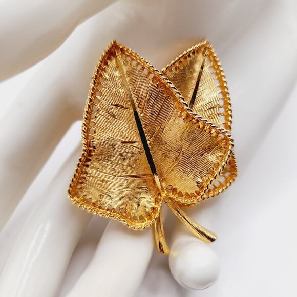 Vintage B.S.K. Gold Plated Leaf Brooch, Textured Double Leaf Design, 2 Inches - Picture 2 of 7